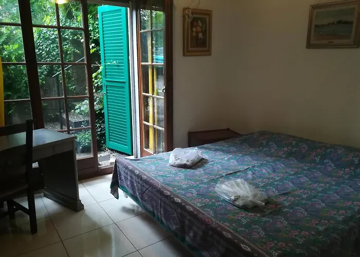 Petit St George 100mt Du A Guest house Montreux