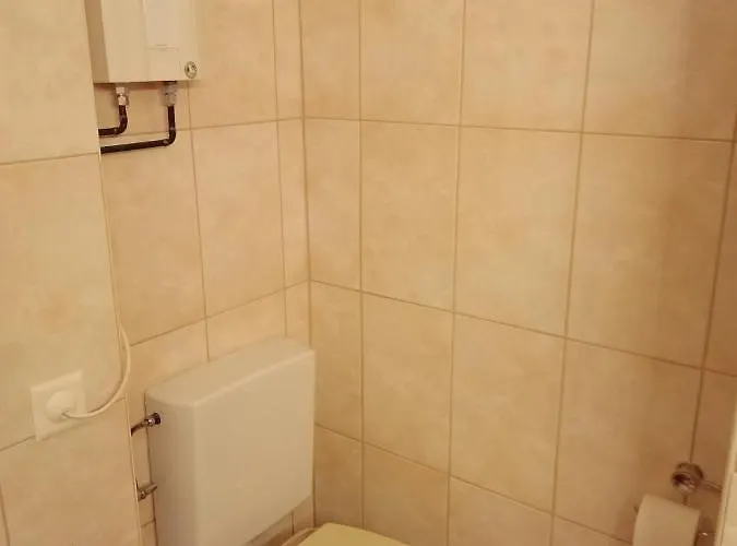 Petit St George 100mt Du A Guest house Montreux