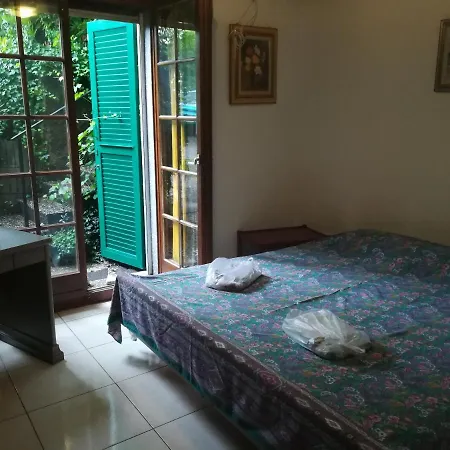 Petit St George 100mt Du A 招待所 蒙特勒