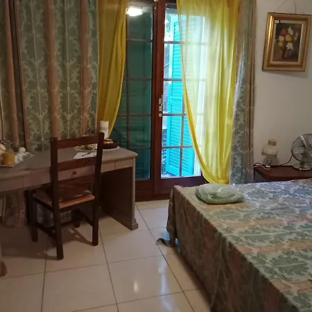 Petit St George 100mt Du A Guest house *